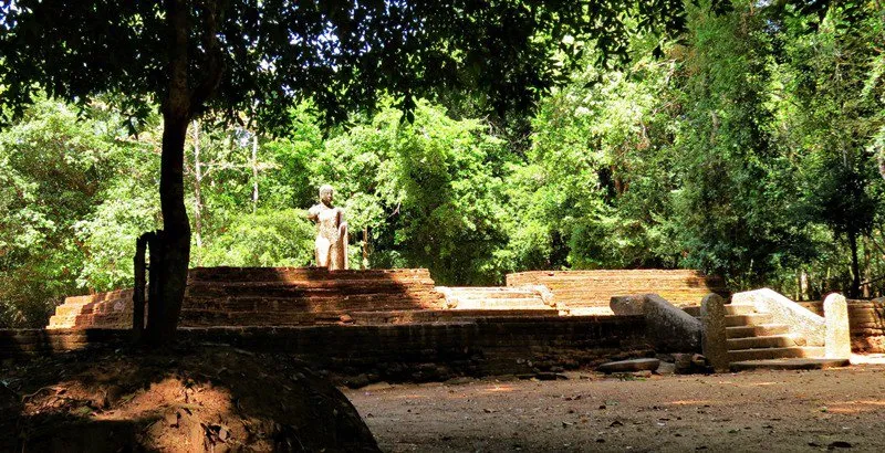 Silent stones of Ovagiriya – A glimpse into Gal Oya’s monastic past
